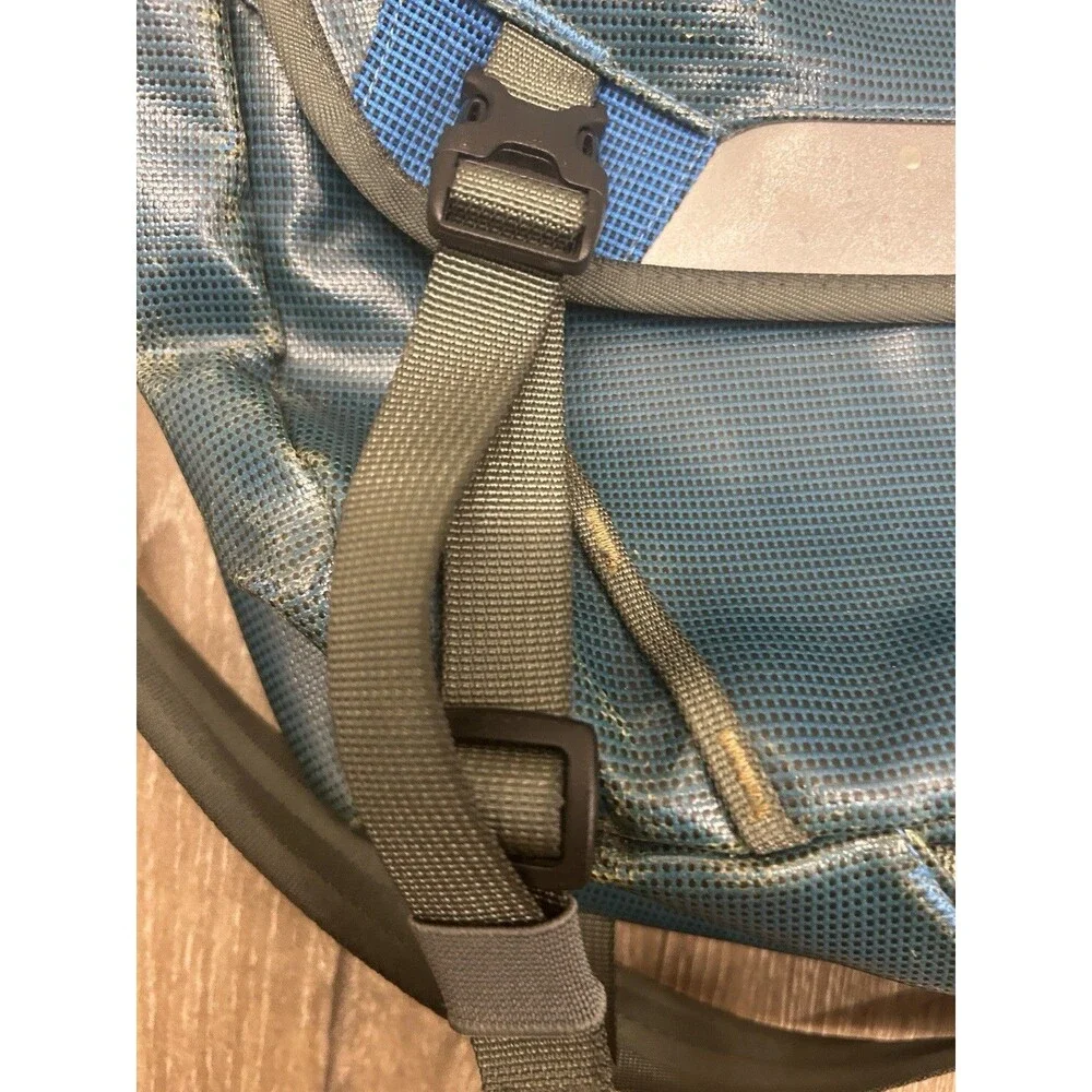 Patagonia Black Hole Mini Messenger Bag Blue 49320 FLAWS